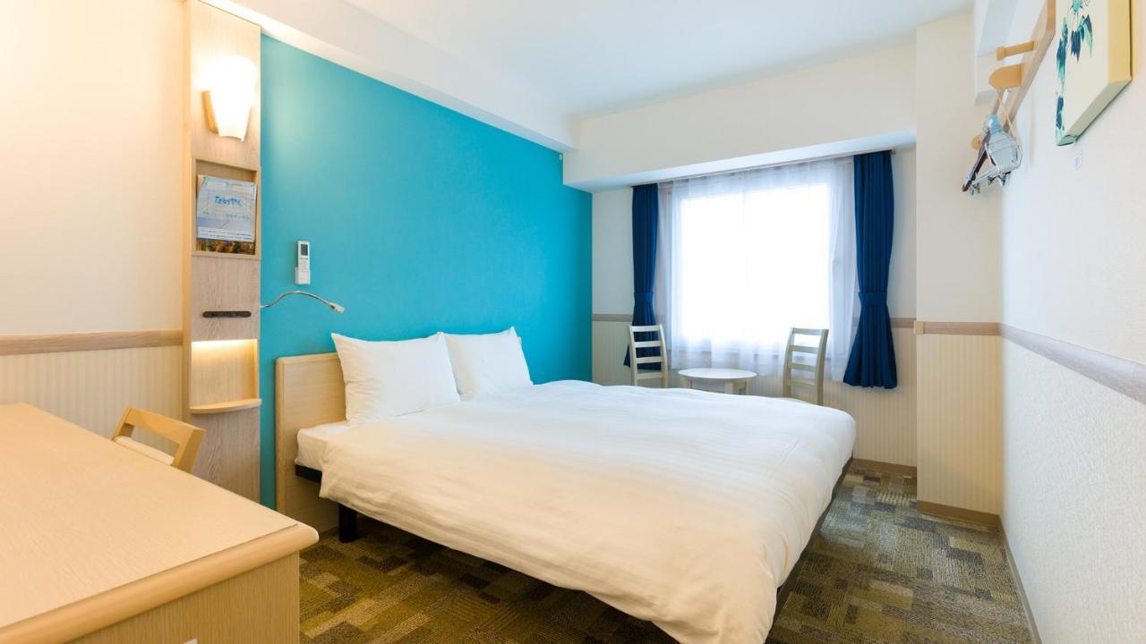 Toyoko Inn Saitama Misato Ekimae Buitenkant foto