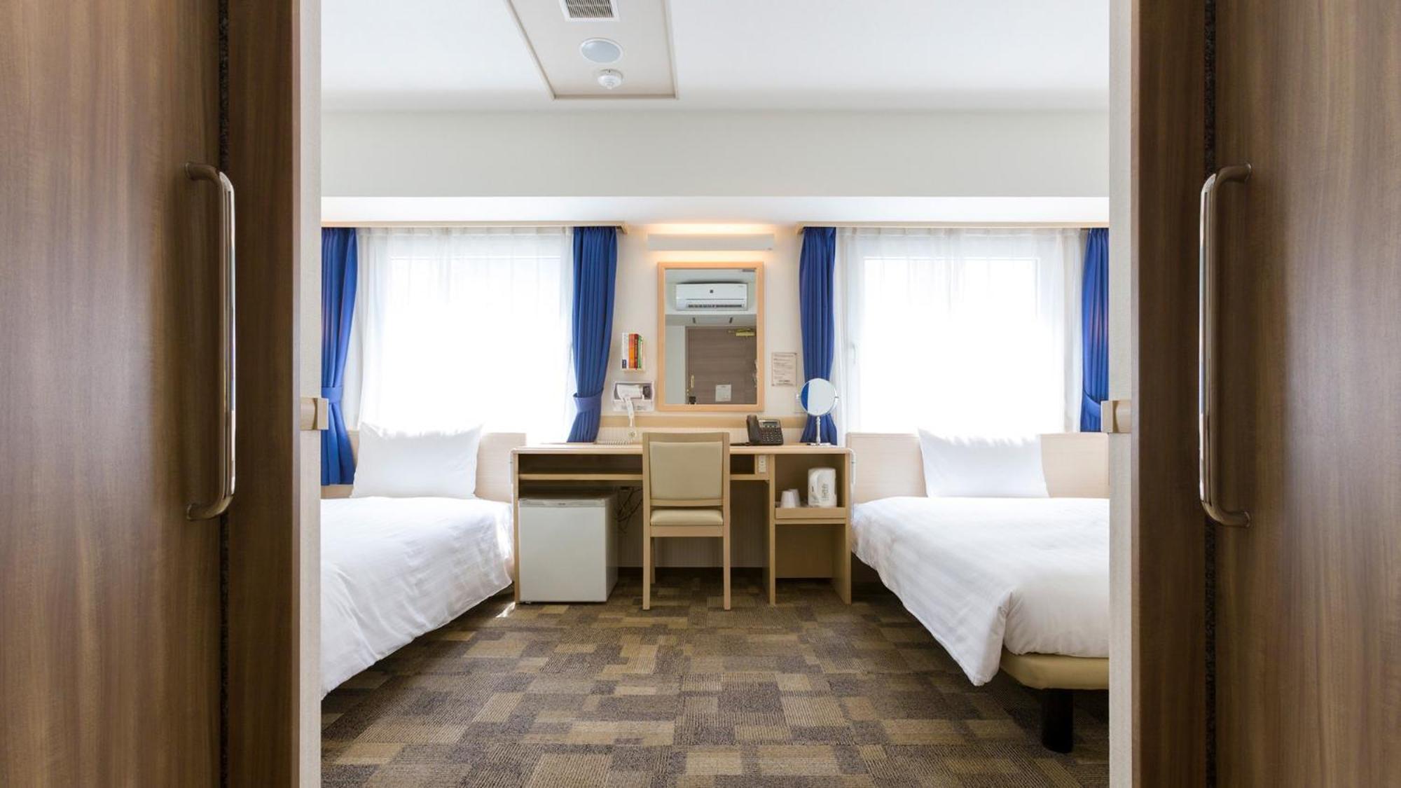 Toyoko Inn Saitama Misato Ekimae Buitenkant foto