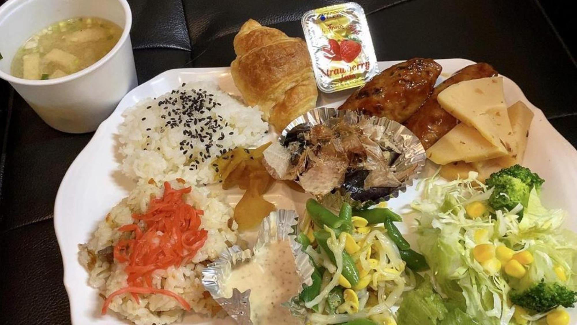 Toyoko Inn Saitama Misato Ekimae Buitenkant foto