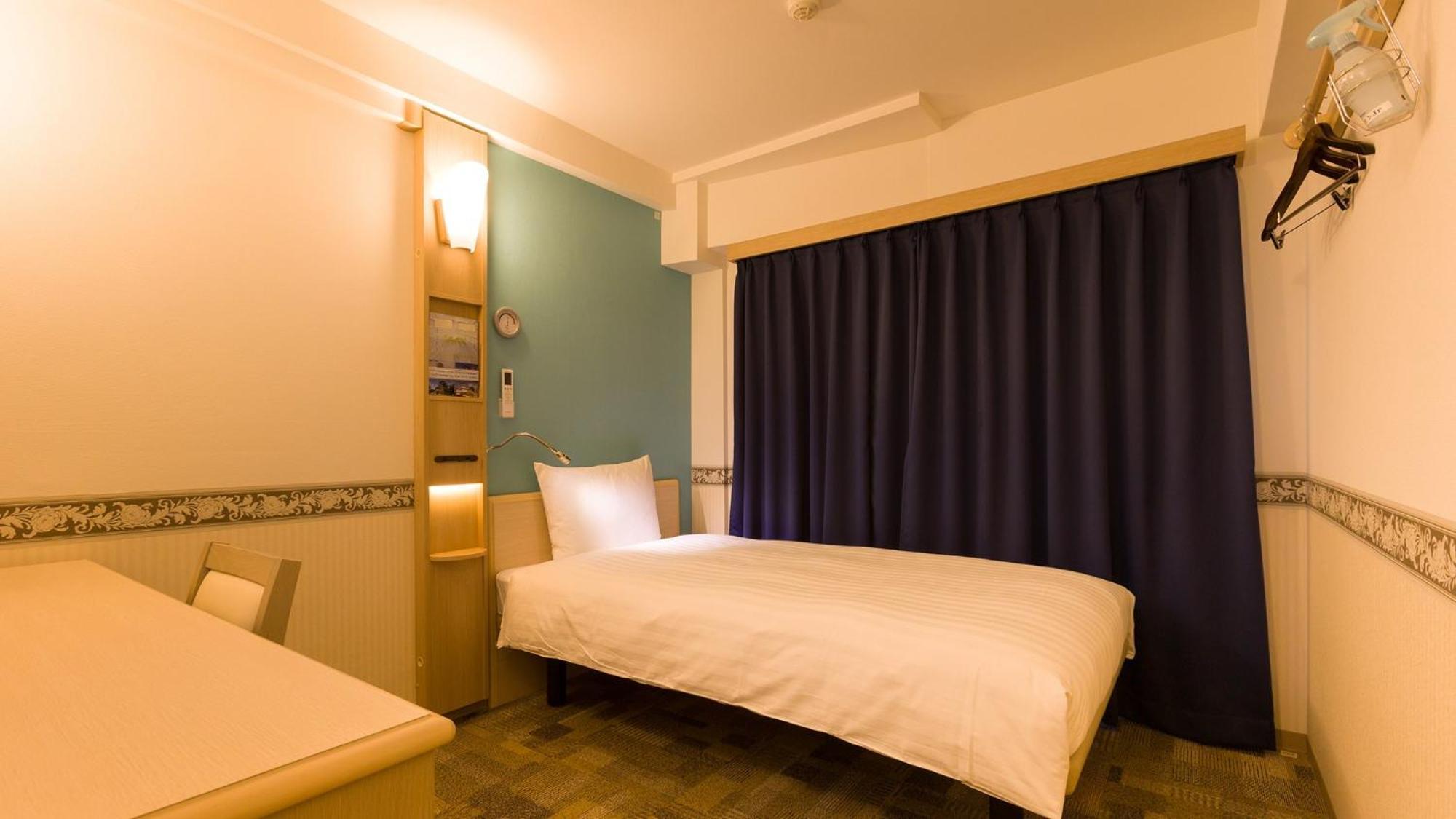 Toyoko Inn Saitama Misato Ekimae Kamer foto